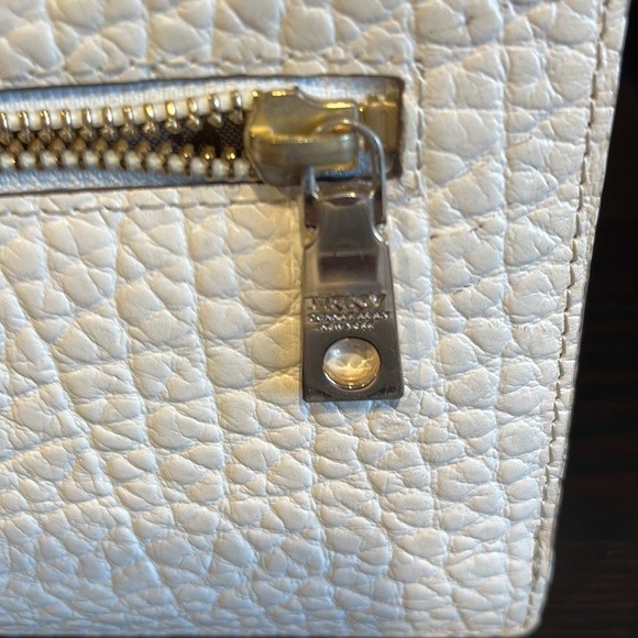 DKNY clutch wallet - Picture 3 of 5